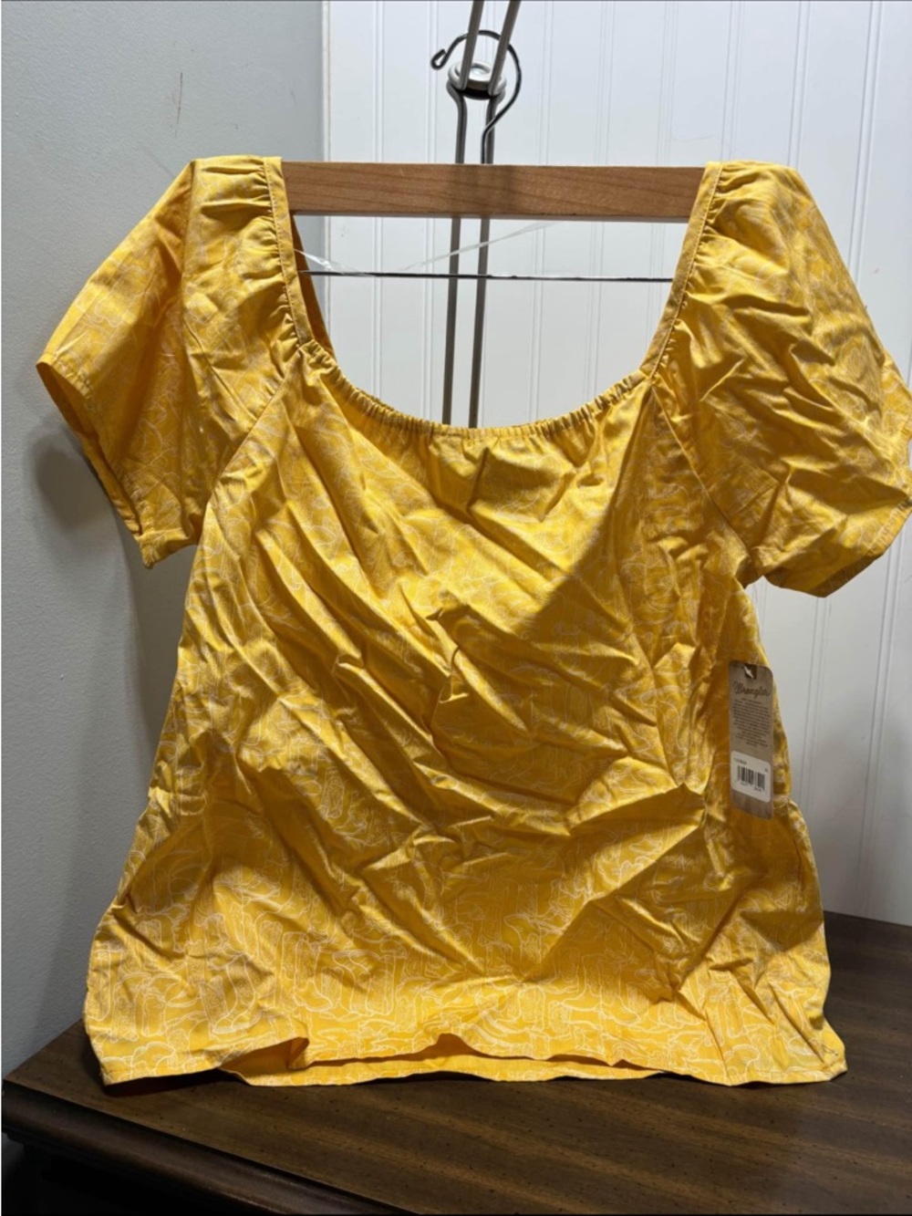 Women's Yellow Scoop-Neck Short Sleeve Blouse